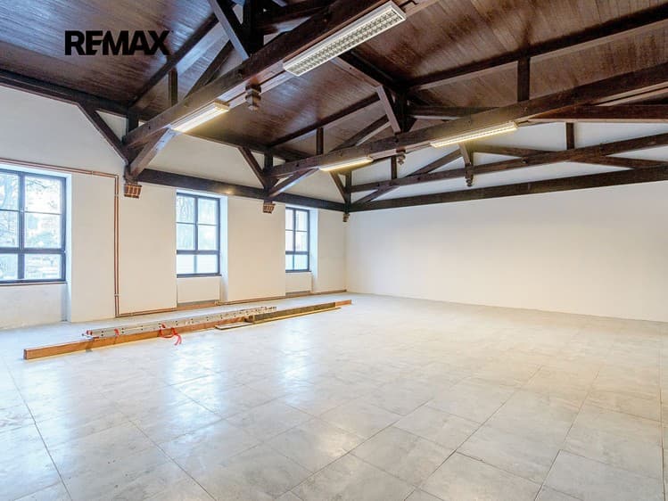 Pronájem obchodního prostoru 356 m²