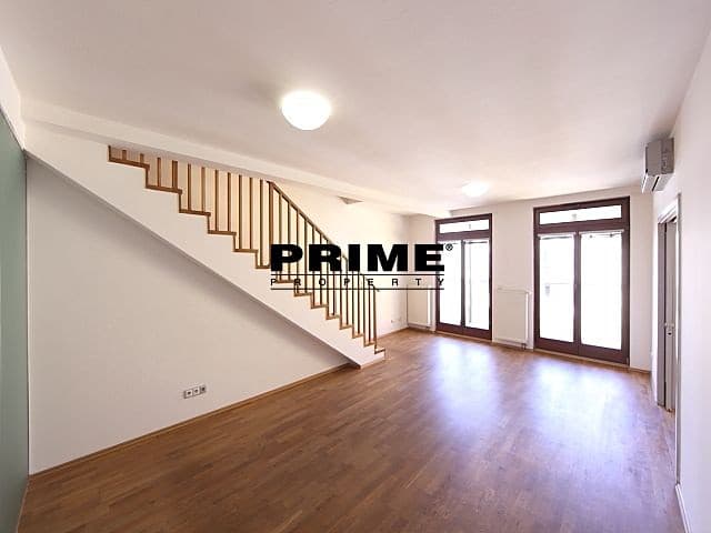 Pronájem kanceláře 168 m²