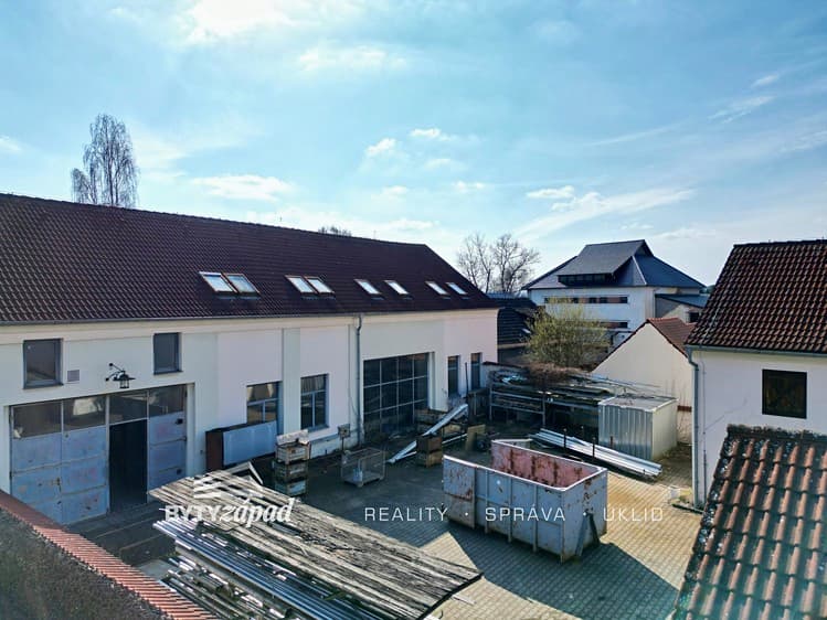 Pronájem výrobní haly, prostoru 350 m²
