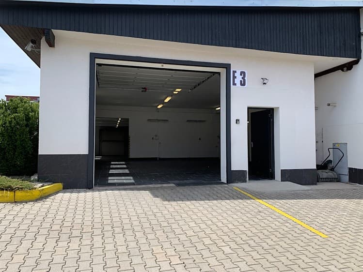 Pronájem skladového prostoru 392 m²