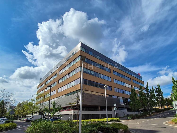 Pronájem kanceláře 1 720 m²