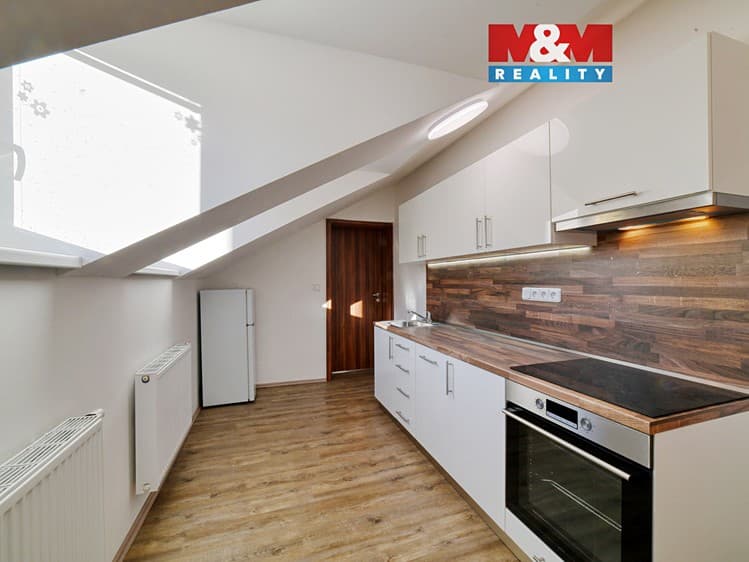 Pronájem bytu 1+1 34 m²