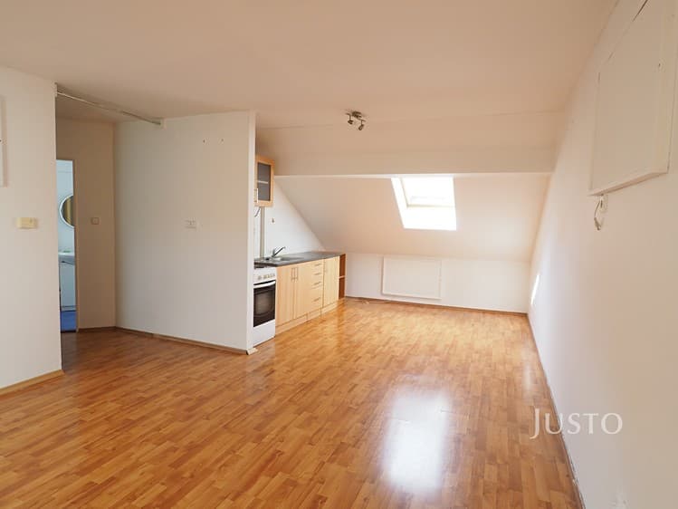 Pronájem bytu 2+kk 61 m²