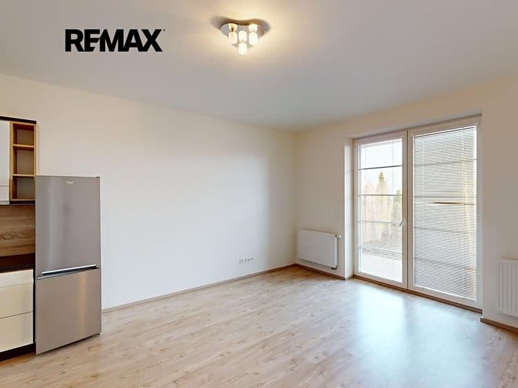 Pronájem bytu 1+kk 38 m² (Jednopodlažní)