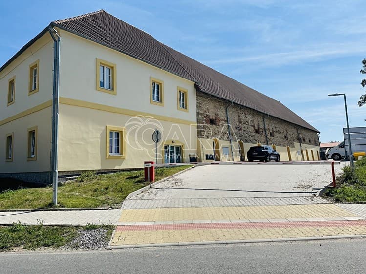 Pronájem skladového prostoru 400 m²