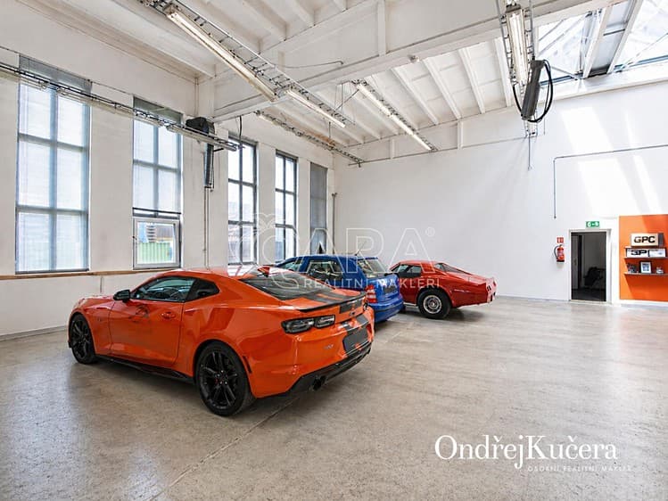 Pronájem skladového prostoru 400 m²