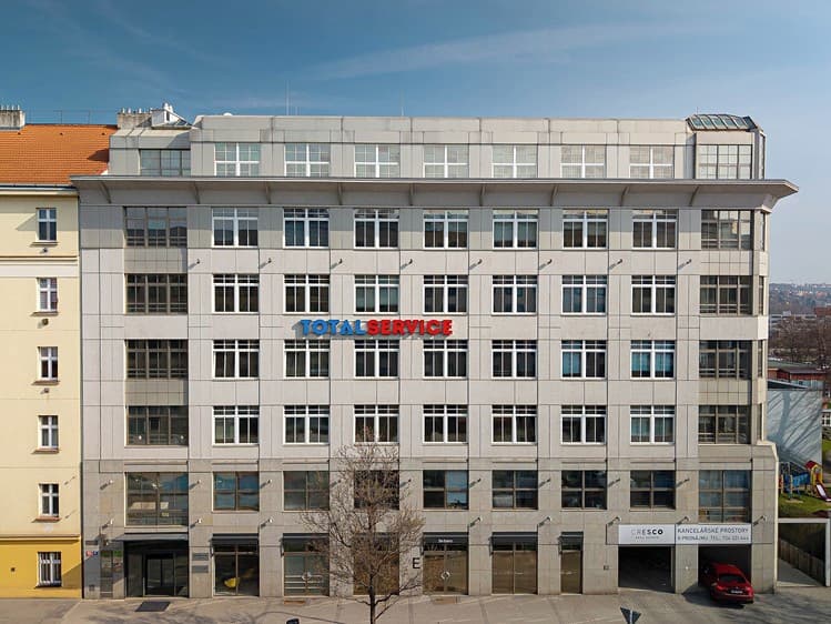 Pronájem kanceláře 500 m²