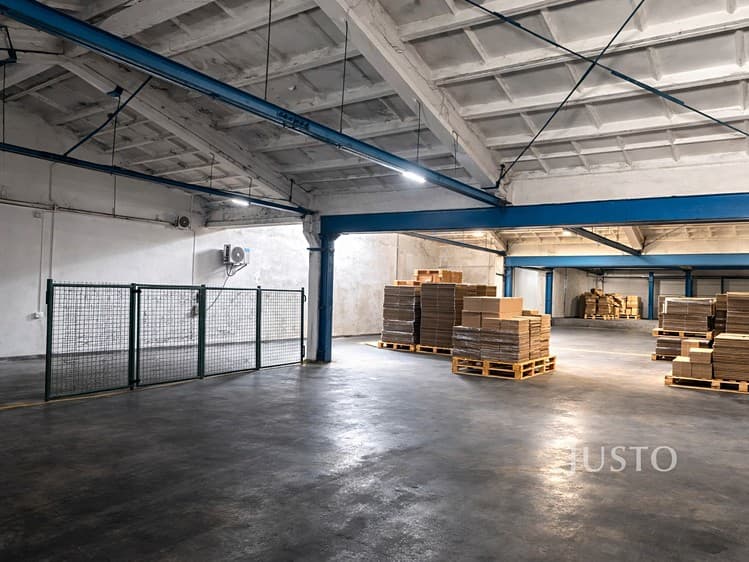 Pronájem skladového prostoru 300 m²