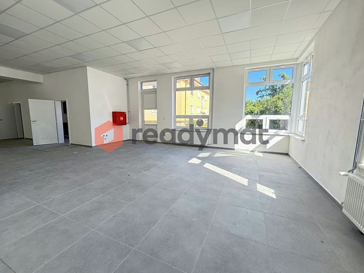 Pronájem obchodního prostoru 588 m²