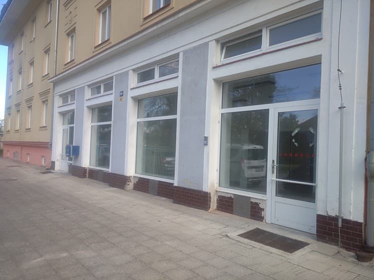 Pronájem obchodního prostoru 146 m²