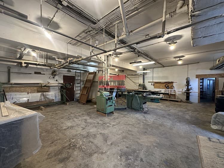 Pronájem výrobní haly, prostoru 200 m²