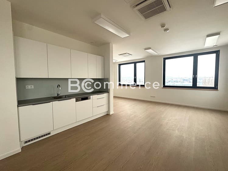 Pronájem kanceláře 64 m²