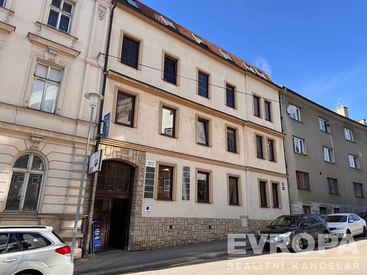 Pronájem kanceláře 74 m²