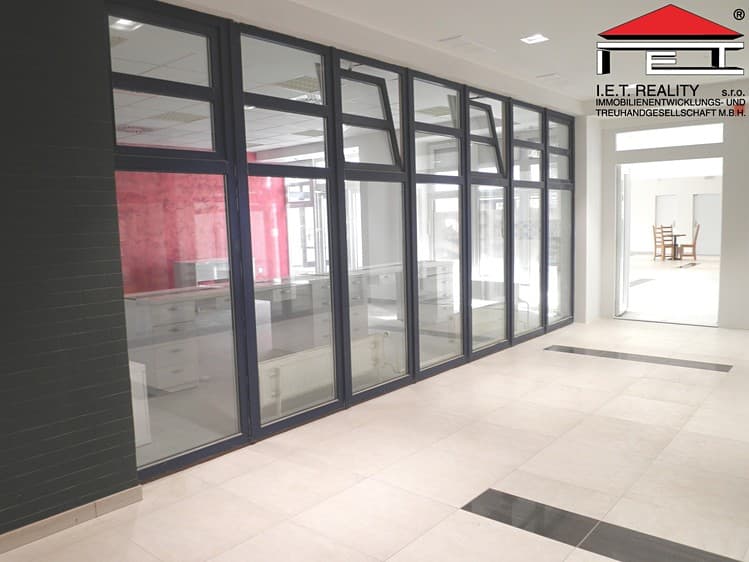 Pronájem obchodního prostoru 55 m²