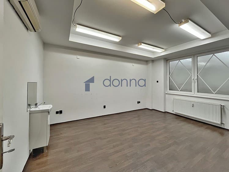 Pronájem kanceláře 139 m²