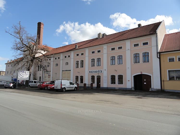 Pronájem skladového prostoru 184 m²