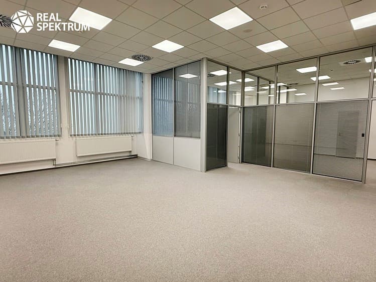 Pronájem kanceláře 100 m²