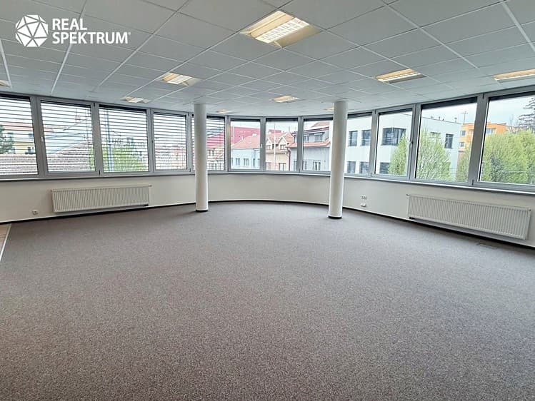 Pronájem kanceláře 100 m²