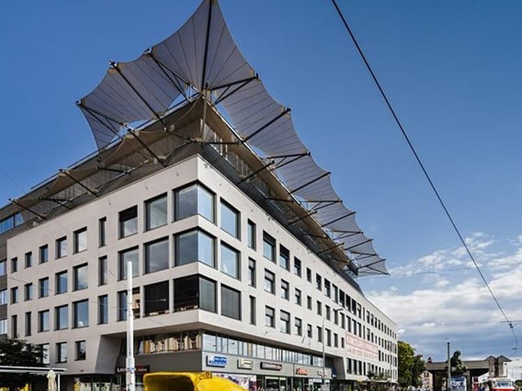 Pronájem kanceláře 539 m²
