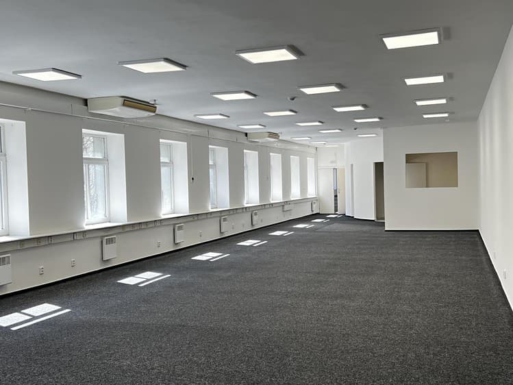 Pronájem kanceláře 170 m²