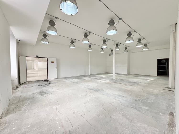 Pronájem skladového prostoru 200 m²
