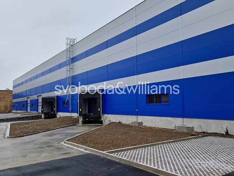 Pronájem výrobní haly, prostoru 4 948 m²