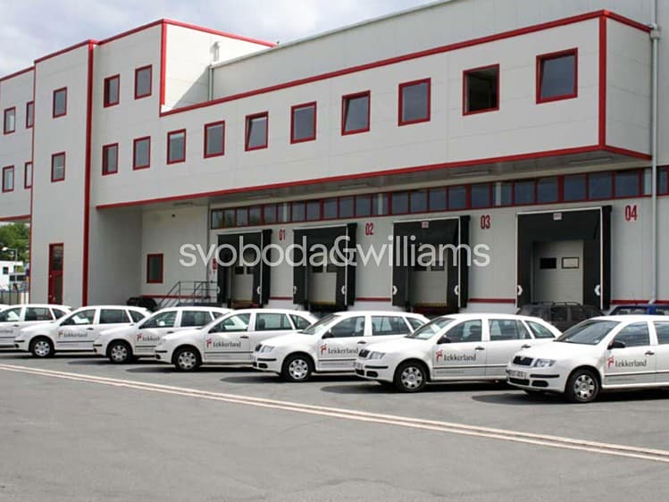 Pronájem výrobní haly, prostoru 9 008 m²