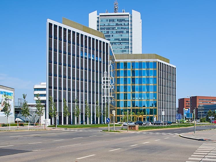 Pronájem kanceláře 195 m²