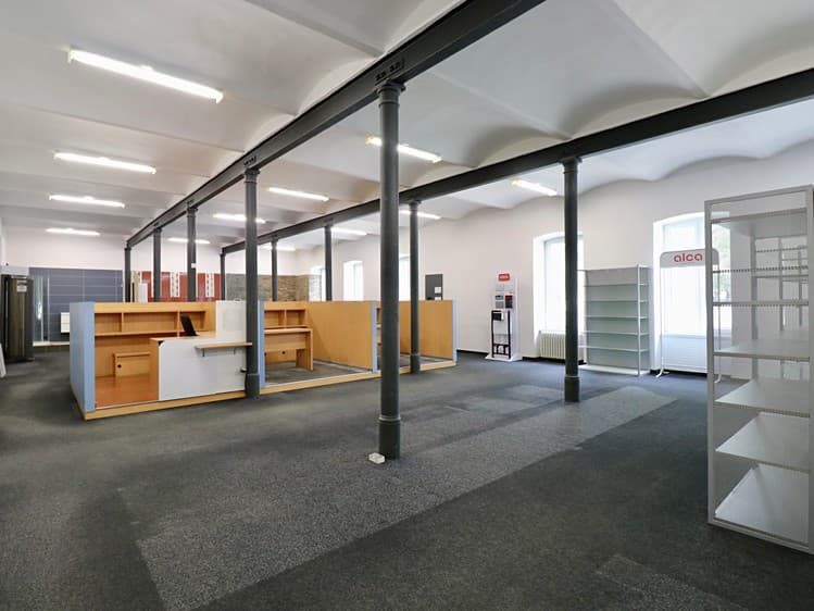 Pronájem obchodního prostoru 178 m²