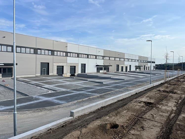 Pronájem skladového prostoru 10 540 m²