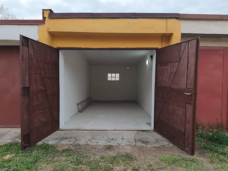 Prodej garáže 18 m²