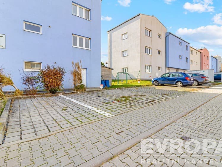 Prodej garážového stání 12 m²