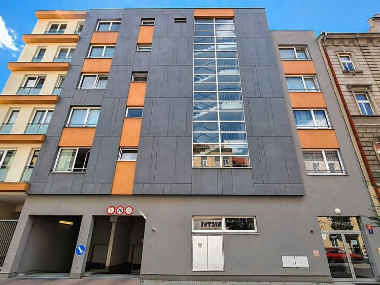 Pronájem garáže 14 m²