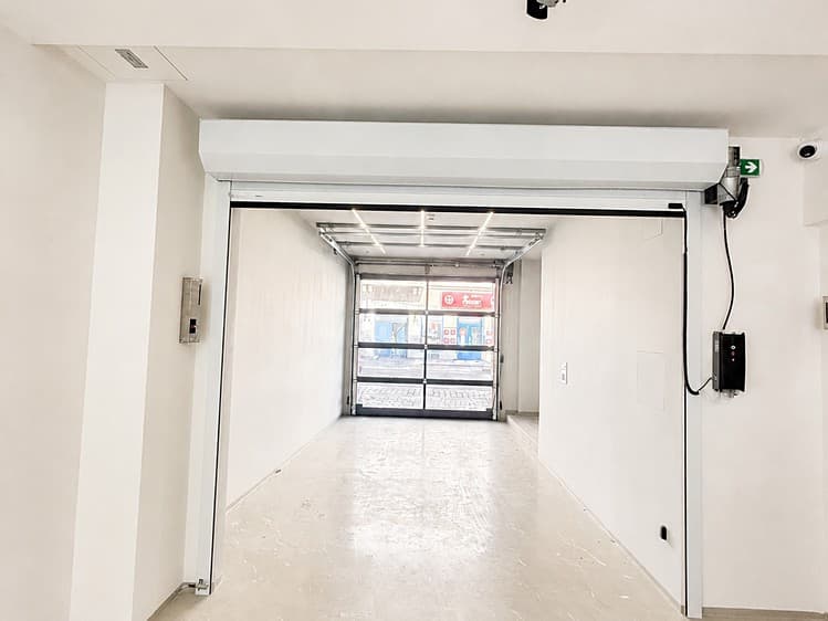 Pronájem garážového stání 10 m²