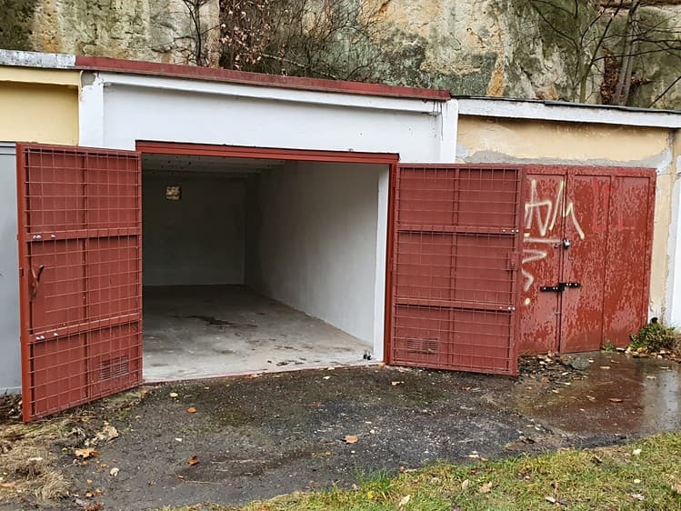 Pronájem garáže 18 m²