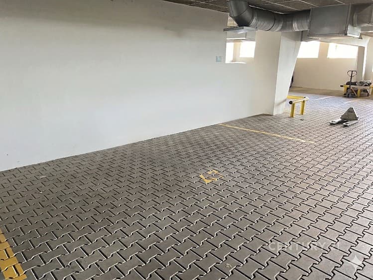 Pronájem garážového stání 15 m²