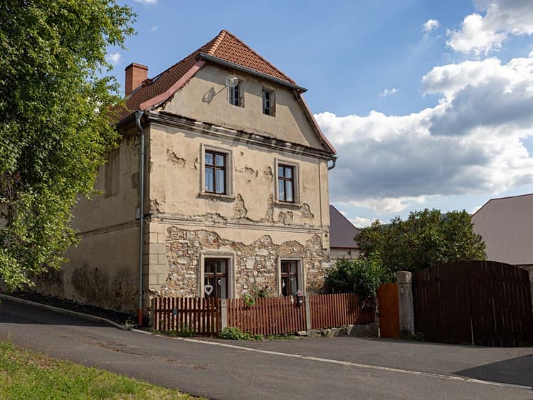 Prodej vícegeneračního domu 240 m², pozemek 3 749 m²