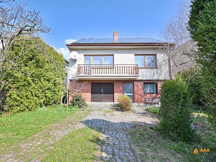 Prodej rodinného domu 230 m², pozemek 534 m²