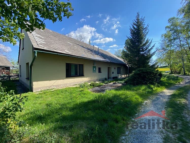 Prodej rodinného domu 152 m², pozemek 22 868 m²