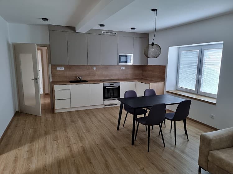 Pronájem vily 65 m², pozemek 200 m²