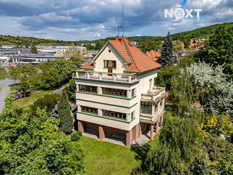 Prodej rodinného domu 300 m², pozemek 1 330 m²