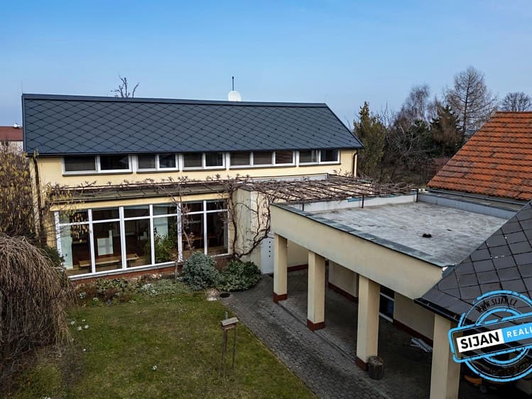 Prodej rodinného domu 180 m², pozemek 947 m²