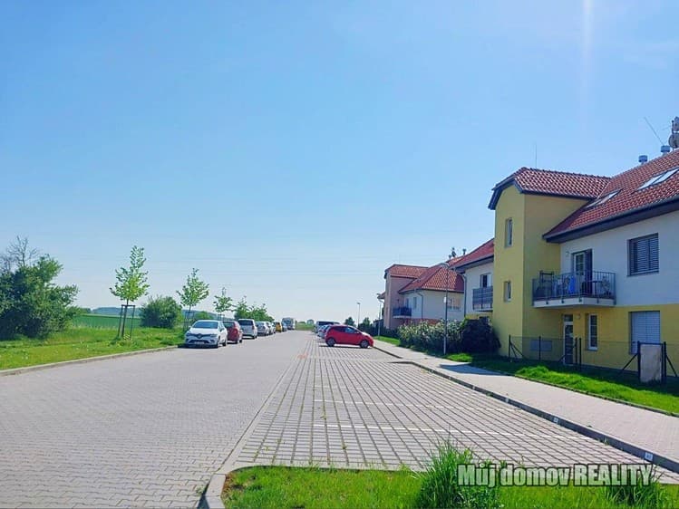Pronájem bytu 1+kk 40 m² (Jednopodlažní)
