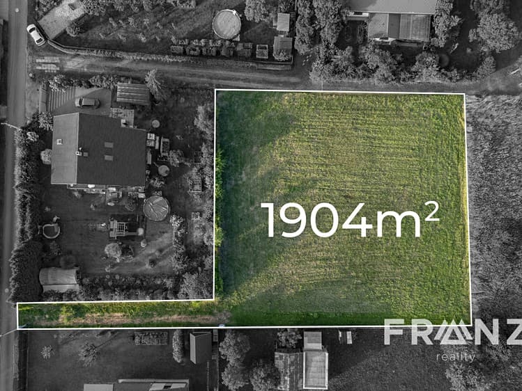 Prodej stavebního pozemku 1 904 m²