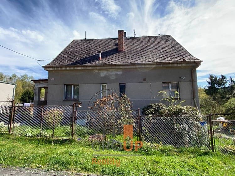 Prodej rodinného domu 210 m², pozemek 1 162 m²