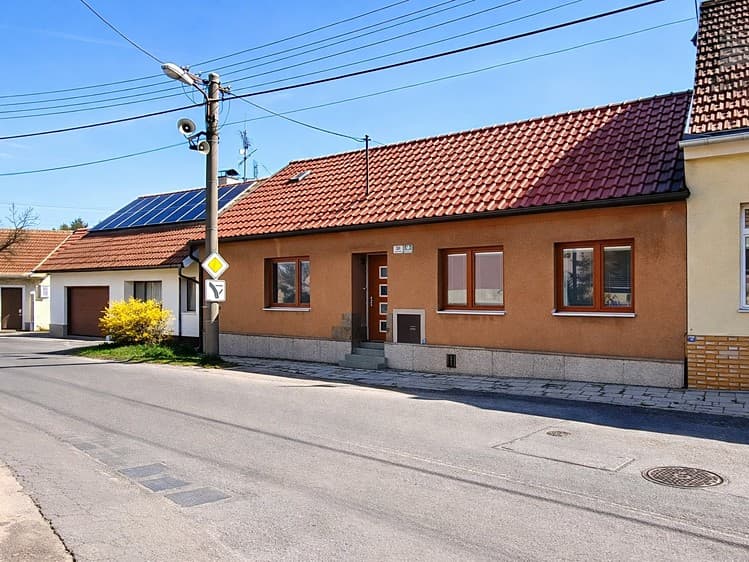 Prodej rodinného domu 120 m², pozemek 529 m²