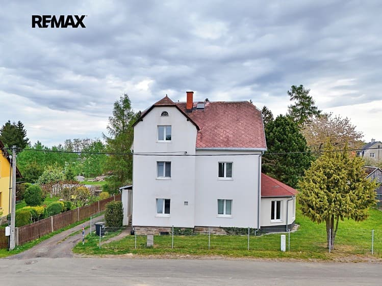 Prodej rodinného domu 280 m², pozemek 649 m²