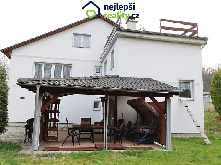 Prodej rodinného domu 450 m², pozemek 1 561 m²