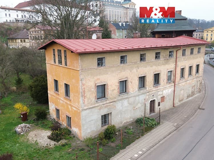 Prodej rodinného domu 320 m², pozemek 198 m²