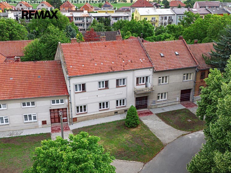 Prodej rodinného domu 220 m², pozemek 993 m²